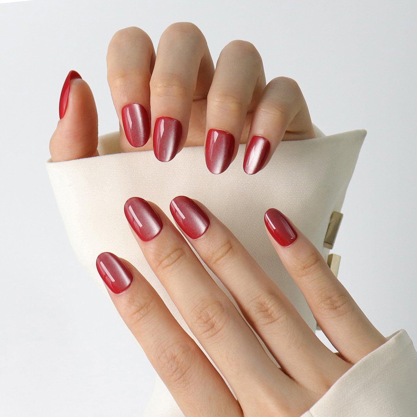 Ruby Red, Cat Eye Effect, Press-on Nails, Oval Shape, Short Length, 24 Pieces, Gel Polish Finish